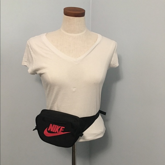 Nike Fanny Pack - Picture 2 of 6